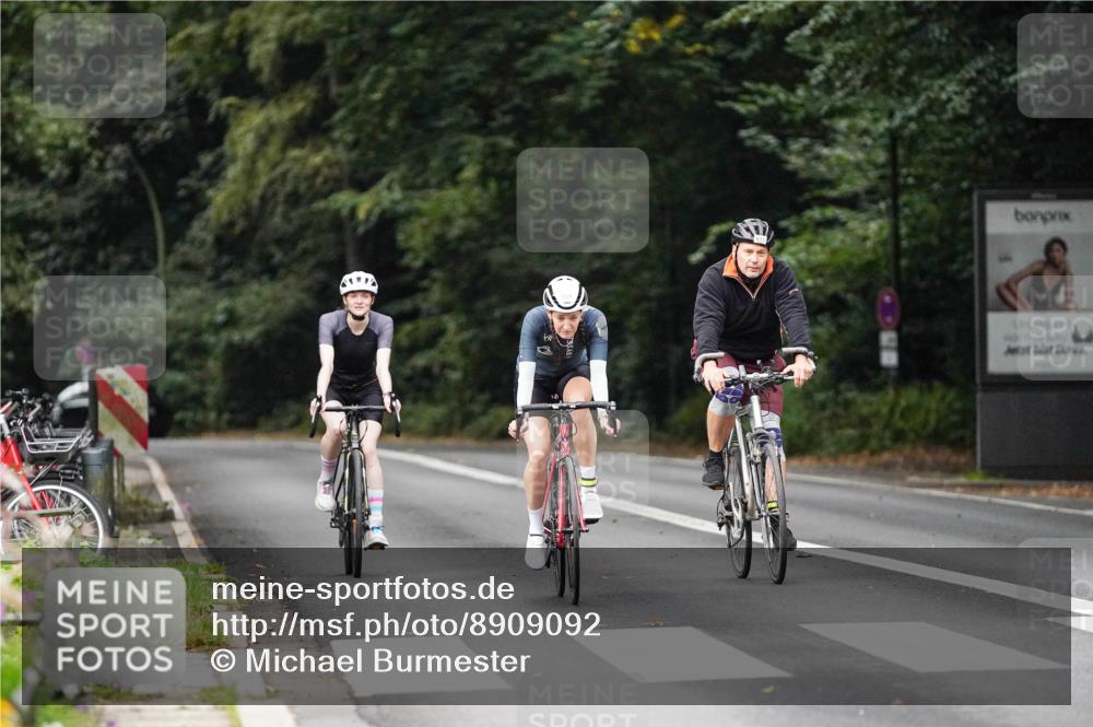 14.09.2025 - Stadtparktriathlon Michael Burmester http://msf.ph/oto/8909092 14.09.2025 09:55:49 Radfahren 526, 539, 589, 611 meine-sportfotos.de
