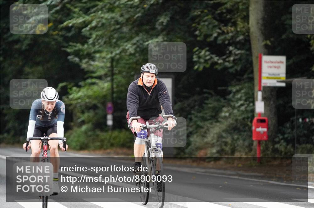 14.09.2025 - Stadtparktriathlon Michael Burmester http://msf.ph/oto/8909093 14.09.2025 09:55:50 Radfahren 526, 539, 589, 611 meine-sportfotos.de