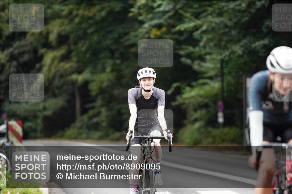 14.09.2025 - Stadtparktriathlon Michael Burmester http://msf.ph/oto/8909095 14.09.2025 09:55:51 Radfahren 526, 539, 611 meine-sportfotos.de