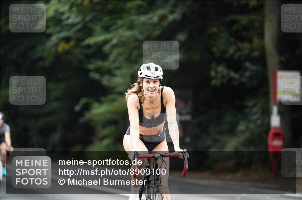 14.09.2025 - Stadtparktriathlon Michael Burmester http://msf.ph/oto/8909100 14.09.2025 09:56:05 Radfahren 521, 522, 593 meine-sportfotos.de