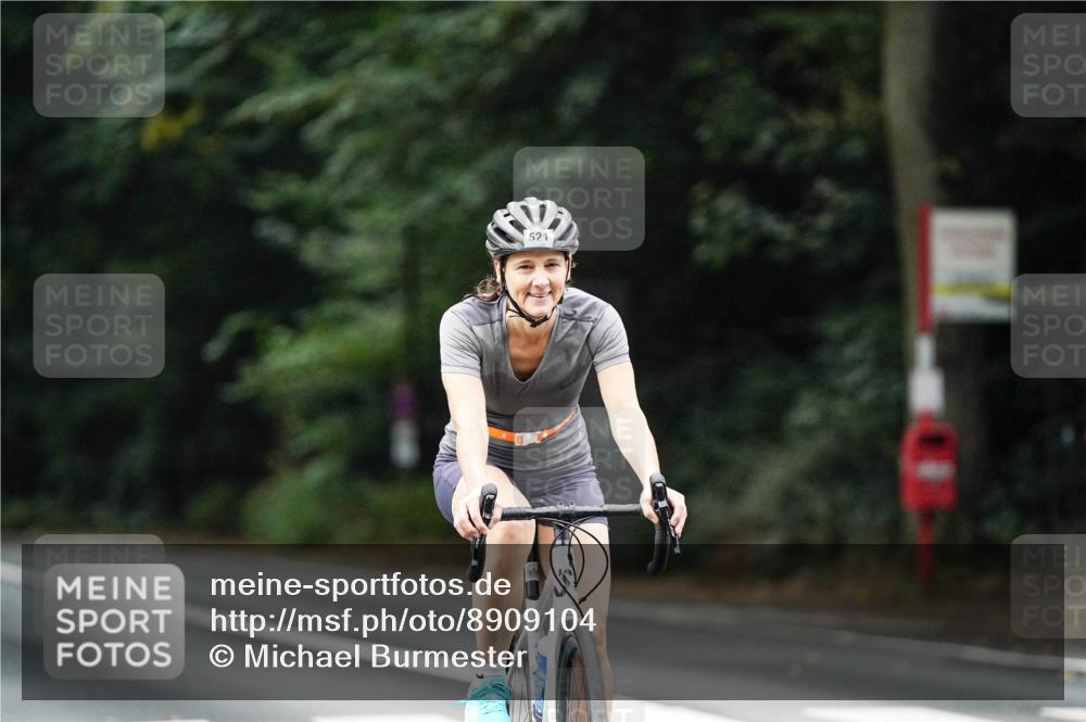14.09.2025 - Stadtparktriathlon Michael Burmester http://msf.ph/oto/8909104 14.09.2025 09:56:08 Radfahren 521, 522, 593 meine-sportfotos.de