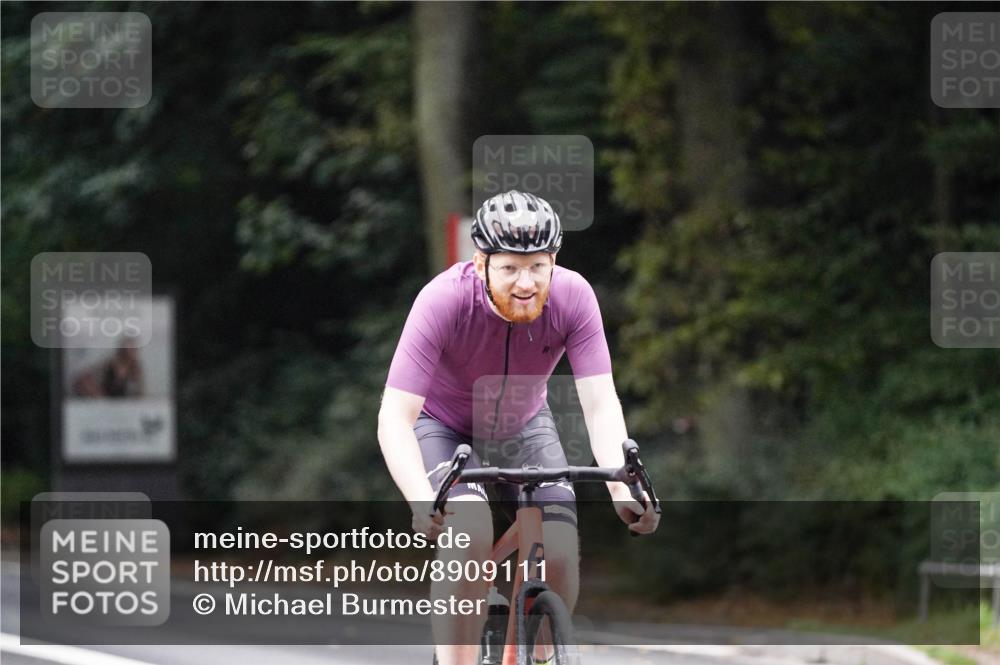 14.09.2025 - Stadtparktriathlon Michael Burmester http://msf.ph/oto/8909111 14.09.2025 09:56:17 Radfahren 531, 566, 593, 615 meine-sportfotos.de