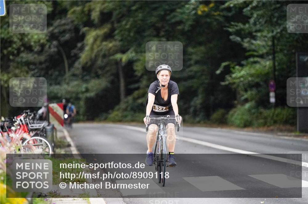 14.09.2025 - Stadtparktriathlon Michael Burmester http://msf.ph/oto/8909118 14.09.2025 09:56:27 Radfahren 527, 566 meine-sportfotos.de