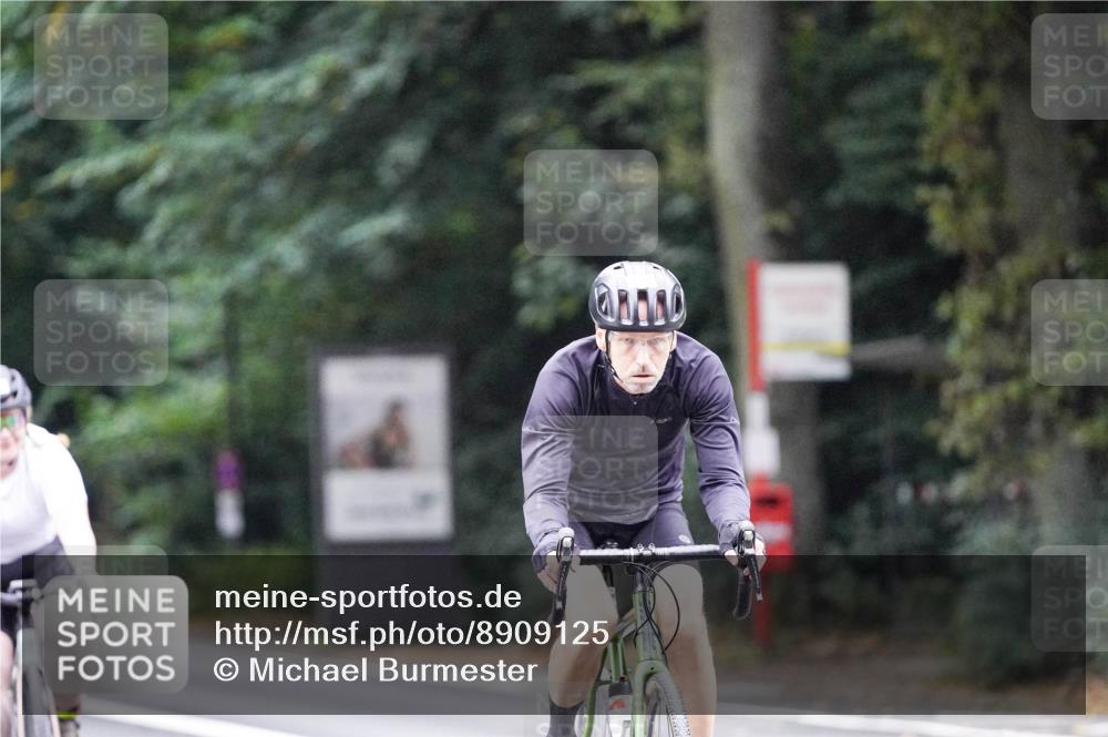14.09.2025 - Stadtparktriathlon Michael Burmester http://msf.ph/oto/8909125 14.09.2025 09:56:45 Radfahren 440, 517, 535, 553, 619 meine-sportfotos.de