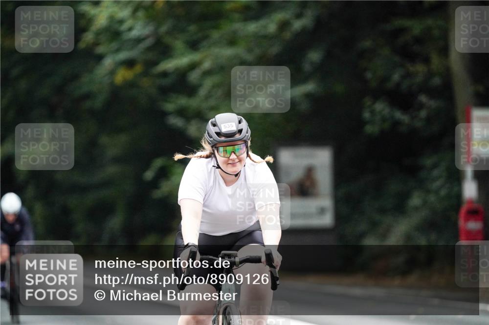 14.09.2025 - Stadtparktriathlon Michael Burmester http://msf.ph/oto/8909126 14.09.2025 09:56:46 Radfahren 440, 517, 535, 553, 619 meine-sportfotos.de
