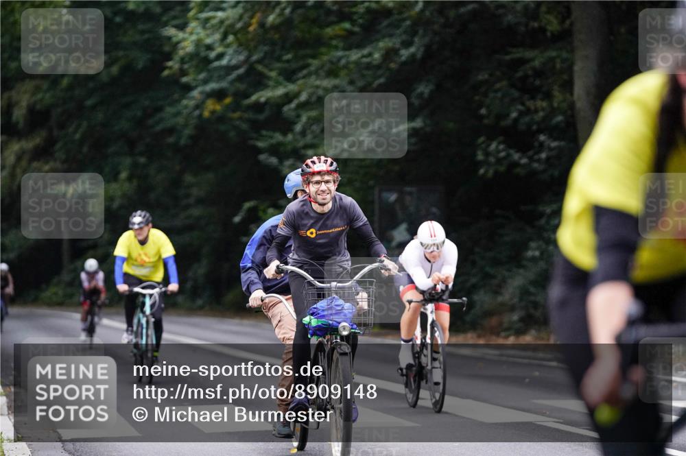 14.09.2025 - Stadtparktriathlon Michael Burmester http://msf.ph/oto/8909148 14.09.2025 09:57:18 Radfahren 446, 542, 562, 588, 594, 597, 605 meine-sportfotos.de