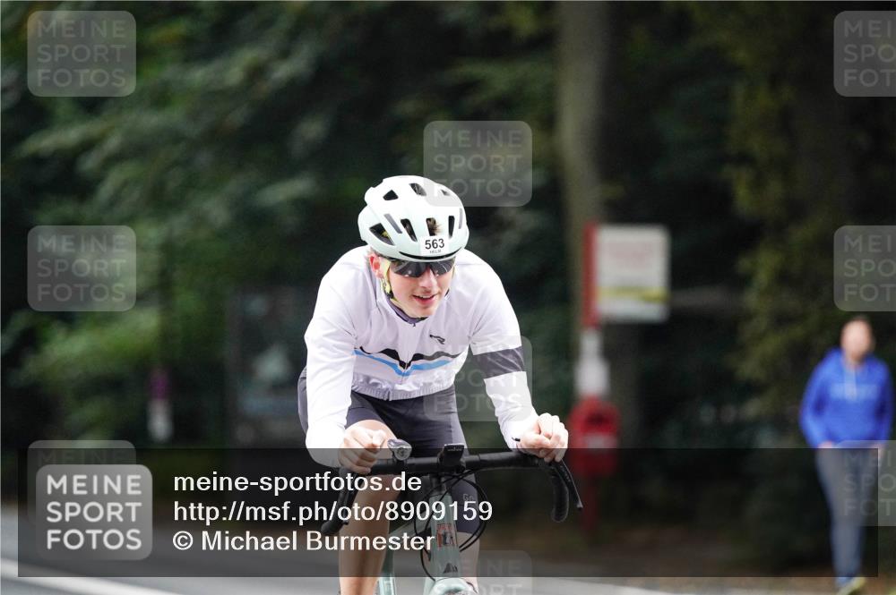 14.09.2025 - Stadtparktriathlon Michael Burmester http://msf.ph/oto/8909159 14.09.2025 09:58:01 Radfahren 513, 547, 563 meine-sportfotos.de