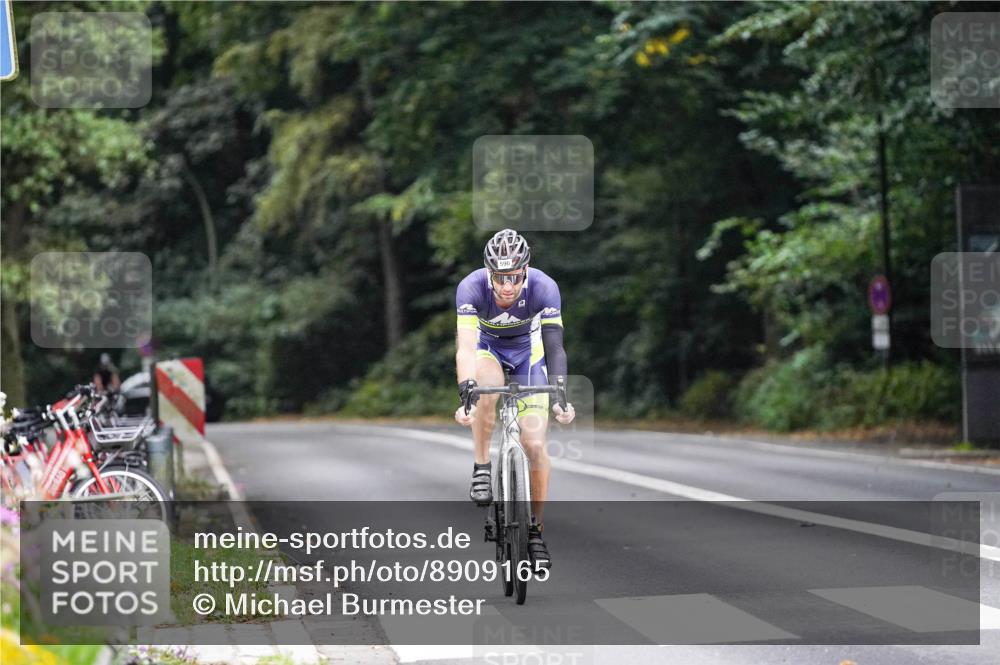 14.09.2025 - Stadtparktriathlon Michael Burmester http://msf.ph/oto/8909165 14.09.2025 09:58:27 Radfahren 590 meine-sportfotos.de