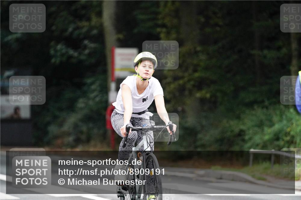 14.09.2025 - Stadtparktriathlon Michael Burmester http://msf.ph/oto/8909191 14.09.2025 09:59:29 Radfahren 558, 580, 584 meine-sportfotos.de
