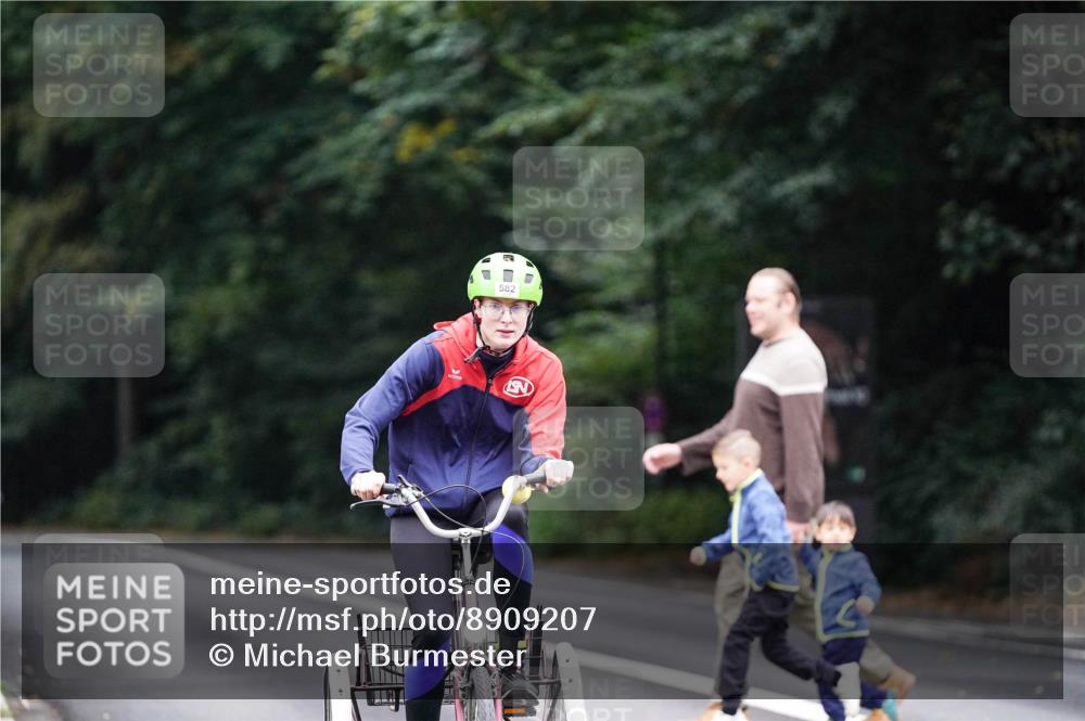 14.09.2025 - Stadtparktriathlon Michael Burmester http://msf.ph/oto/8909207 14.09.2025 10:00:15 Radfahren 582 meine-sportfotos.de
