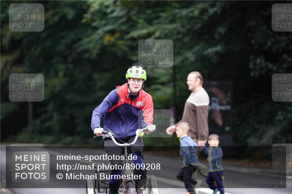 14.09.2025 - Stadtparktriathlon Michael Burmester http://msf.ph/oto/8909208 14.09.2025 10:00:15 Radfahren 582 meine-sportfotos.de