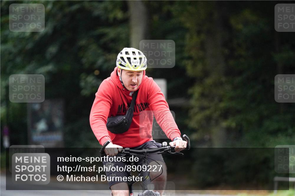 14.09.2025 - Stadtparktriathlon Michael Burmester http://msf.ph/oto/8909227 14.09.2025 10:01:04 Radfahren 528, 533, 548, 550, 606, 614, 616, 620 meine-sportfotos.de