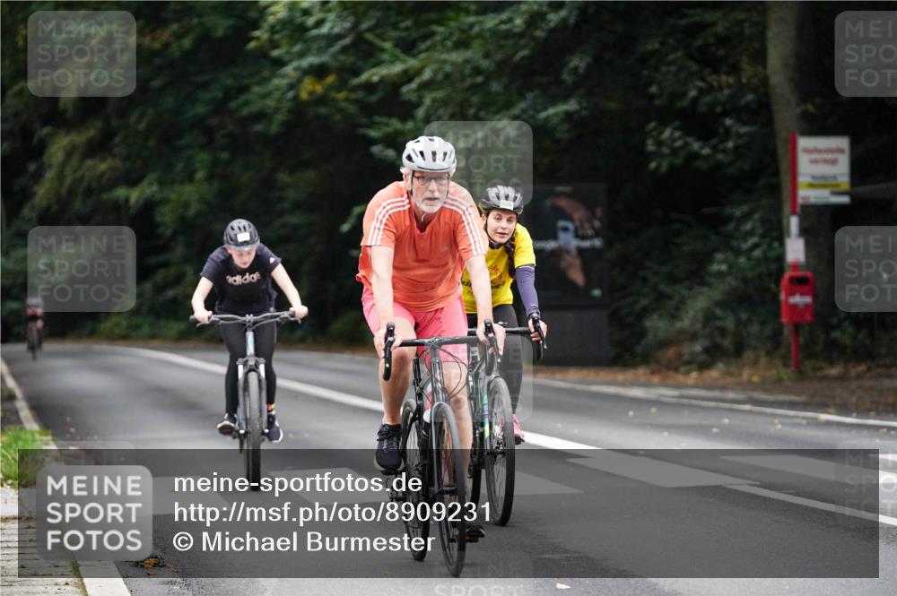 14.09.2025 - Stadtparktriathlon Michael Burmester http://msf.ph/oto/8909231 14.09.2025 10:01:07 Radfahren 528, 533, 548, 550, 606, 614, 616, 620 meine-sportfotos.de