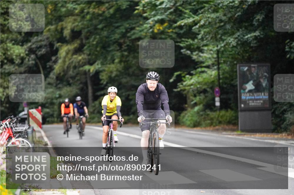 14.09.2025 - Stadtparktriathlon Michael Burmester http://msf.ph/oto/8909241 14.09.2025 10:01:19 Radfahren 575, 585, 587, 607, 609 meine-sportfotos.de