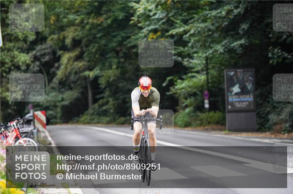 14.09.2025 - Stadtparktriathlon Michael Burmester http://msf.ph/oto/8909251 14.09.2025 10:01:28 Radfahren 554, 587, 609 meine-sportfotos.de