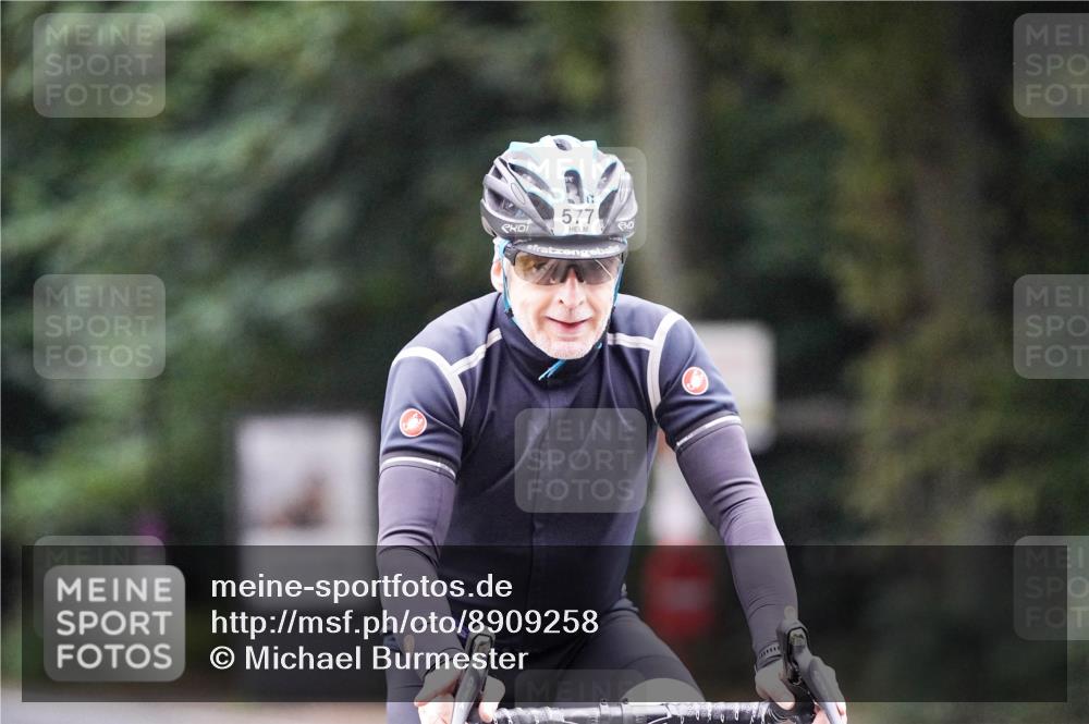 14.09.2025 - Stadtparktriathlon Michael Burmester http://msf.ph/oto/8909258 14.09.2025 10:01:49 Radfahren 523, 577, 596 meine-sportfotos.de