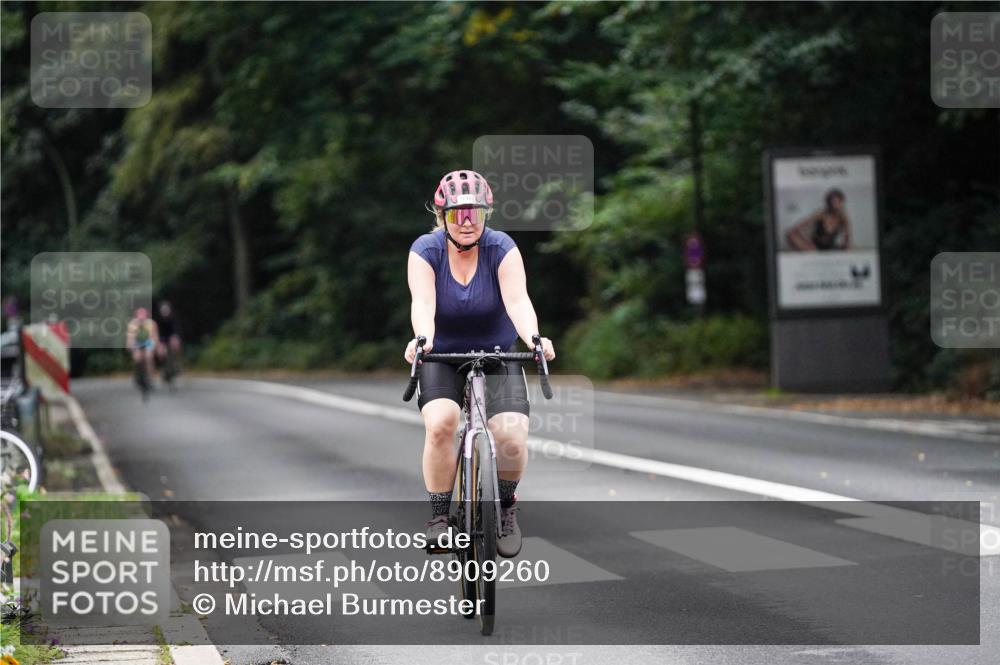 14.09.2025 - Stadtparktriathlon Michael Burmester http://msf.ph/oto/8909260 14.09.2025 10:01:51 Radfahren 523, 577, 596 meine-sportfotos.de