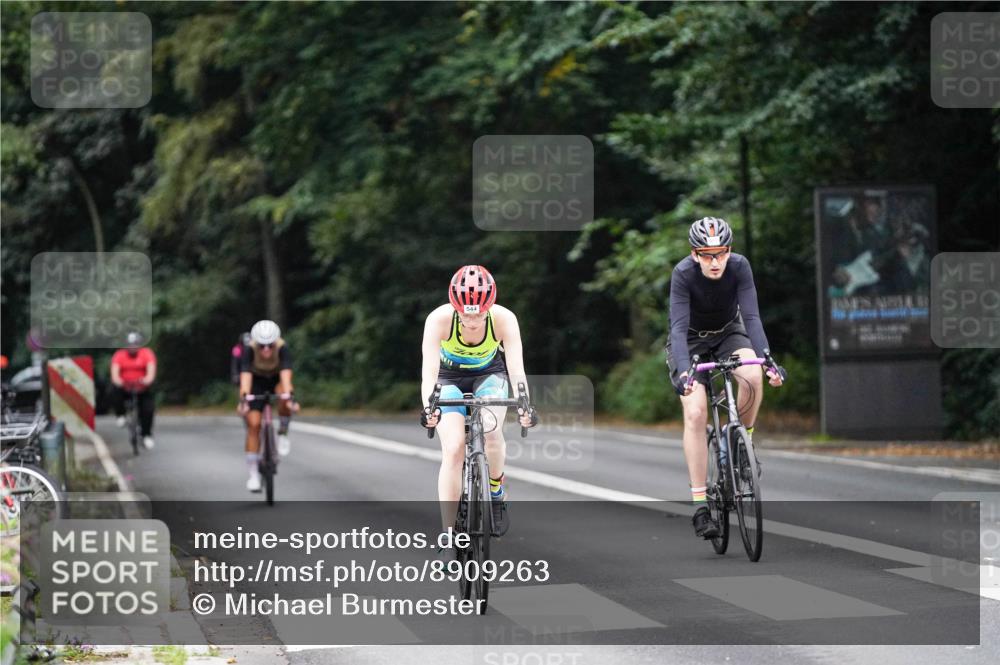14.09.2025 - Stadtparktriathlon Michael Burmester http://msf.ph/oto/8909263 14.09.2025 10:02:00 Radfahren 544, 595, 660 meine-sportfotos.de