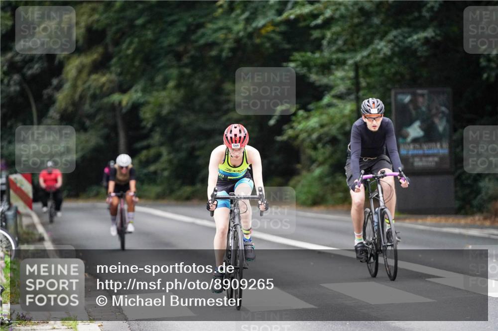 14.09.2025 - Stadtparktriathlon Michael Burmester http://msf.ph/oto/8909265 14.09.2025 10:02:00 Radfahren 544, 595, 660 meine-sportfotos.de