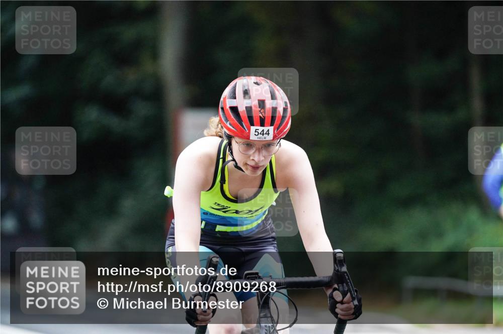 14.09.2025 - Stadtparktriathlon Michael Burmester http://msf.ph/oto/8909268 14.09.2025 10:02:02 Radfahren 529, 544, 595, 660 meine-sportfotos.de