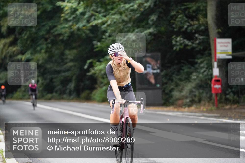 14.09.2025 - Stadtparktriathlon Michael Burmester http://msf.ph/oto/8909269 14.09.2025 10:02:03 Radfahren 529, 544, 595, 660 meine-sportfotos.de