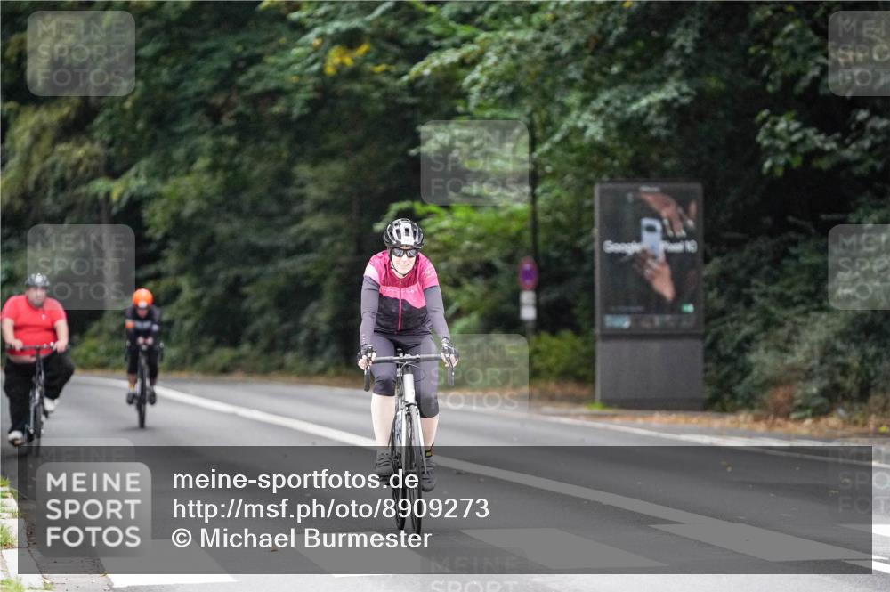 14.09.2025 - Stadtparktriathlon Michael Burmester http://msf.ph/oto/8909273 14.09.2025 10:02:08 Radfahren 525, 529, 544, 551, 660 meine-sportfotos.de