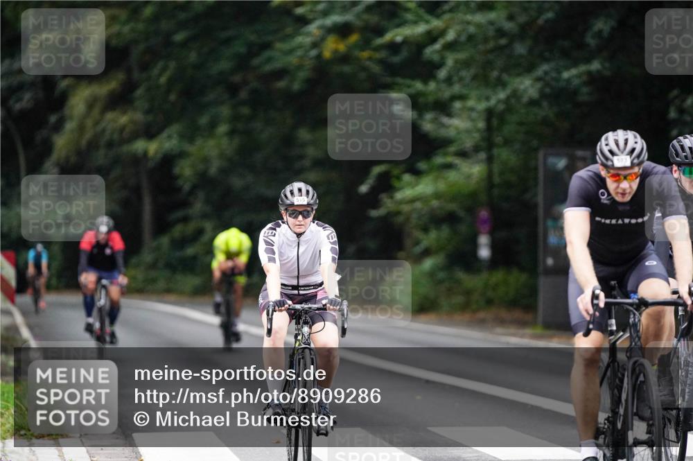 14.09.2025 - Stadtparktriathlon Michael Burmester http://msf.ph/oto/8909286 14.09.2025 10:02:25 Radfahren 515, 555, 559, 561, 573, 593 meine-sportfotos.de