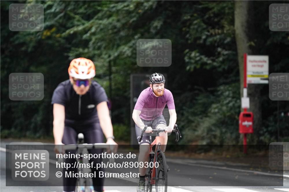14.09.2025 - Stadtparktriathlon Michael Burmester http://msf.ph/oto/8909300 14.09.2025 10:03:01 Radfahren 530, 565, 615 meine-sportfotos.de