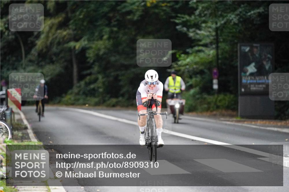14.09.2025 - Stadtparktriathlon Michael Burmester http://msf.ph/oto/8909310 14.09.2025 10:03:21 Radfahren 532, 564, 592, 597 meine-sportfotos.de