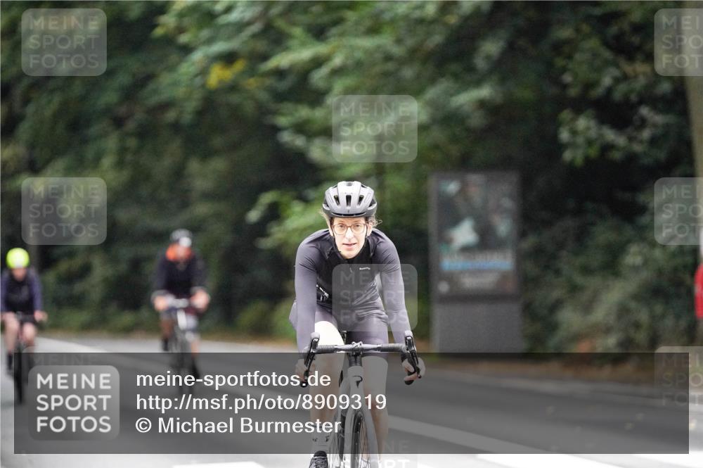 14.09.2025 - Stadtparktriathlon Michael Burmester http://msf.ph/oto/8909319 14.09.2025 10:03:34 Radfahren 534, 589, 611 meine-sportfotos.de