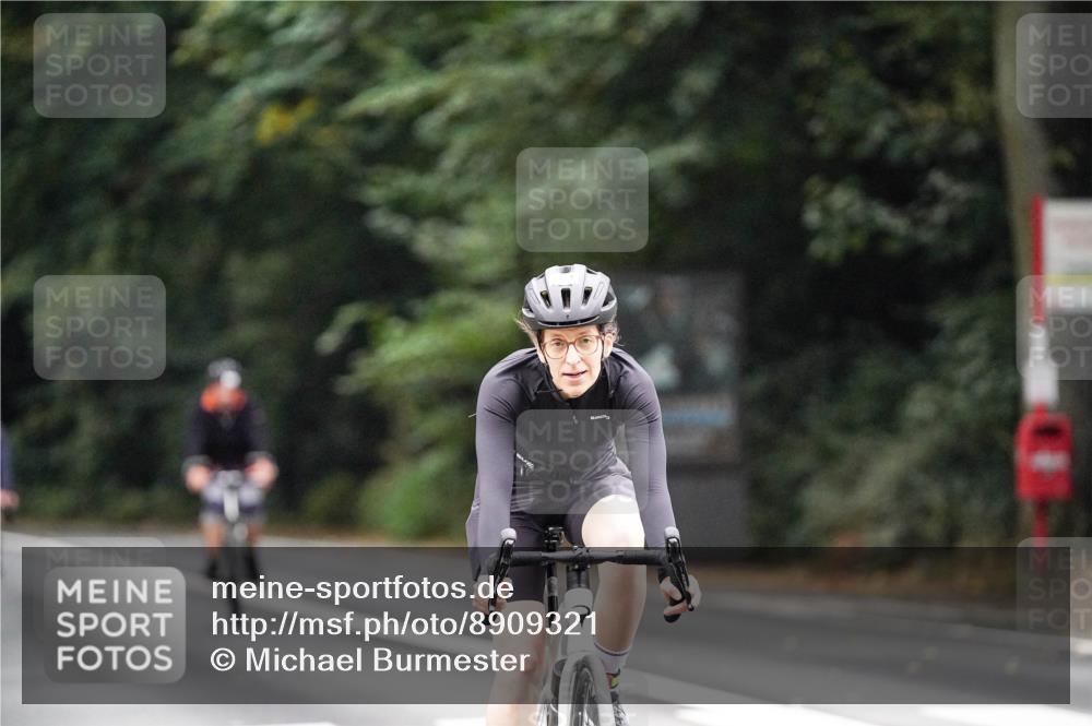 14.09.2025 - Stadtparktriathlon Michael Burmester http://msf.ph/oto/8909321 14.09.2025 10:03:34 Radfahren 534, 589, 611 meine-sportfotos.de