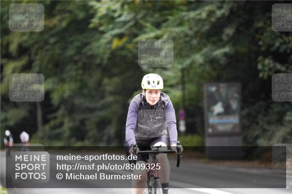 14.09.2025 - Stadtparktriathlon Michael Burmester http://msf.ph/oto/8909325 14.09.2025 10:03:37 Radfahren 534, 589, 611 meine-sportfotos.de