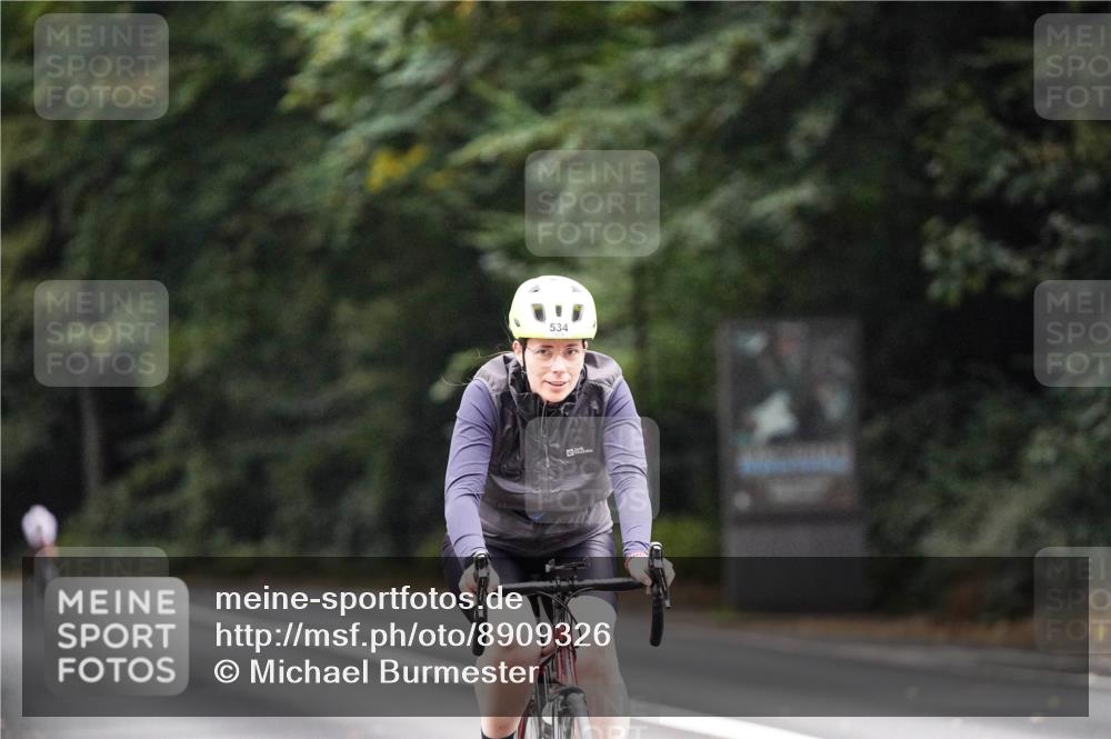 14.09.2025 - Stadtparktriathlon Michael Burmester http://msf.ph/oto/8909326 14.09.2025 10:03:38 Radfahren 534, 589, 611 meine-sportfotos.de