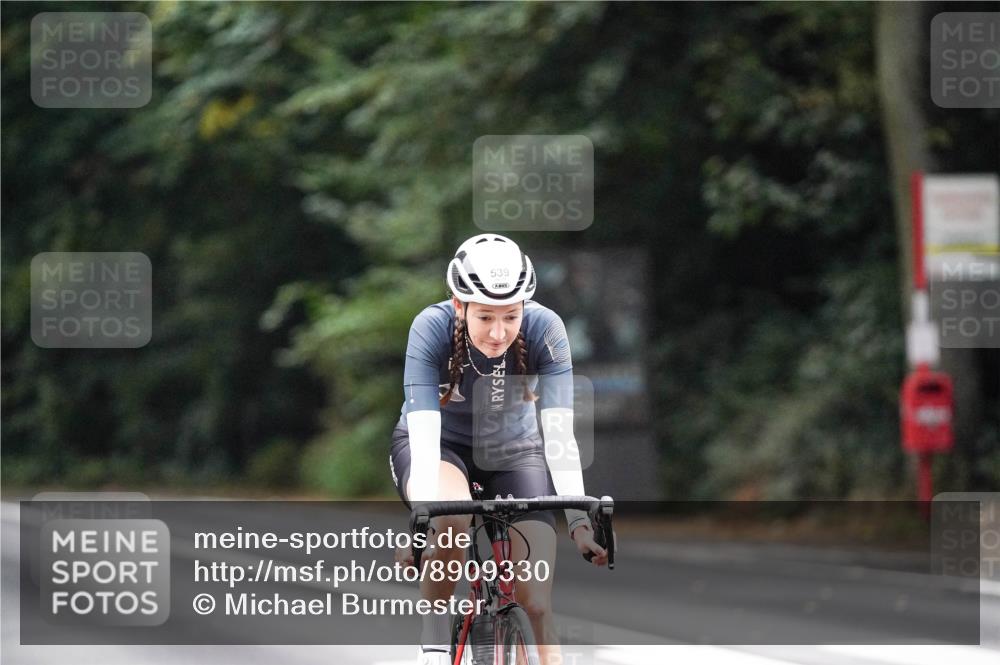14.09.2025 - Stadtparktriathlon Michael Burmester http://msf.ph/oto/8909330 14.09.2025 10:03:48 Radfahren 509, 539, 594 meine-sportfotos.de