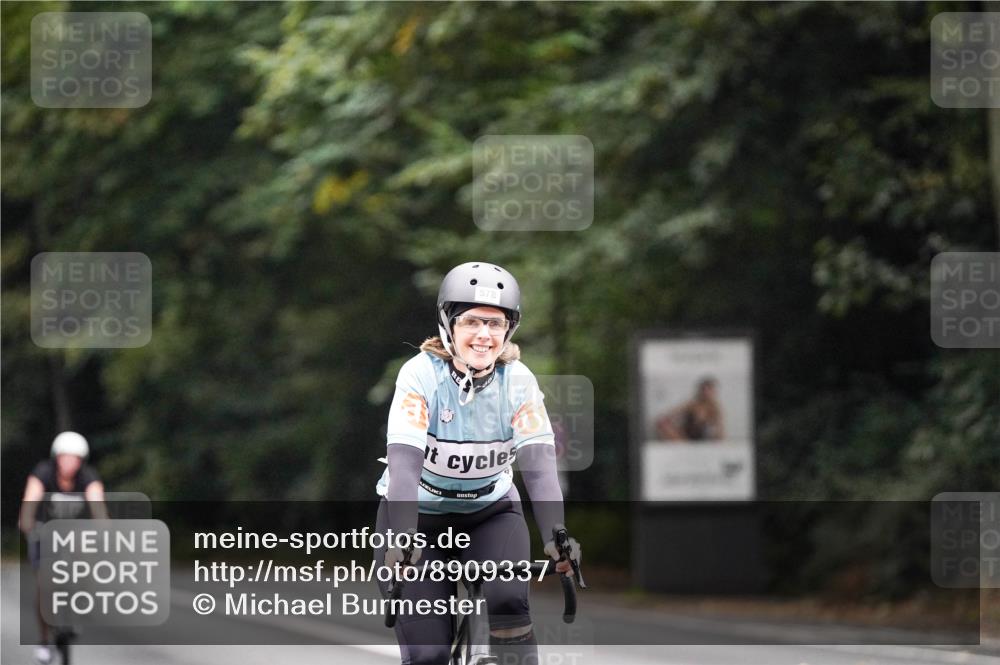 14.09.2025 - Stadtparktriathlon Michael Burmester http://msf.ph/oto/8909337 14.09.2025 10:04:09 Radfahren 511, 578 meine-sportfotos.de