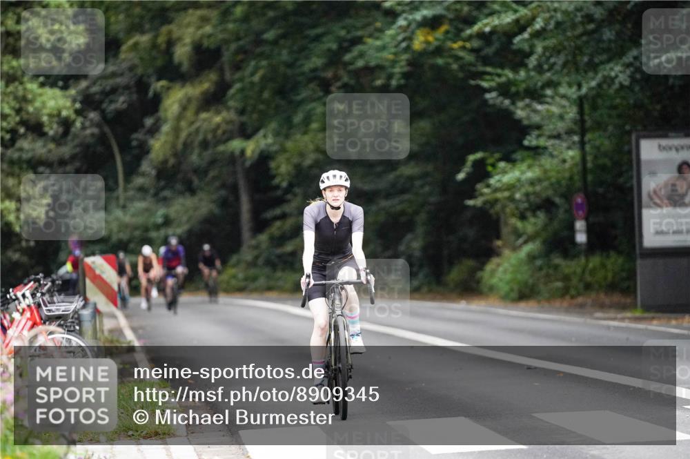 14.09.2025 - Stadtparktriathlon Michael Burmester http://msf.ph/oto/8909345 14.09.2025 10:04:37 Radfahren 526 meine-sportfotos.de
