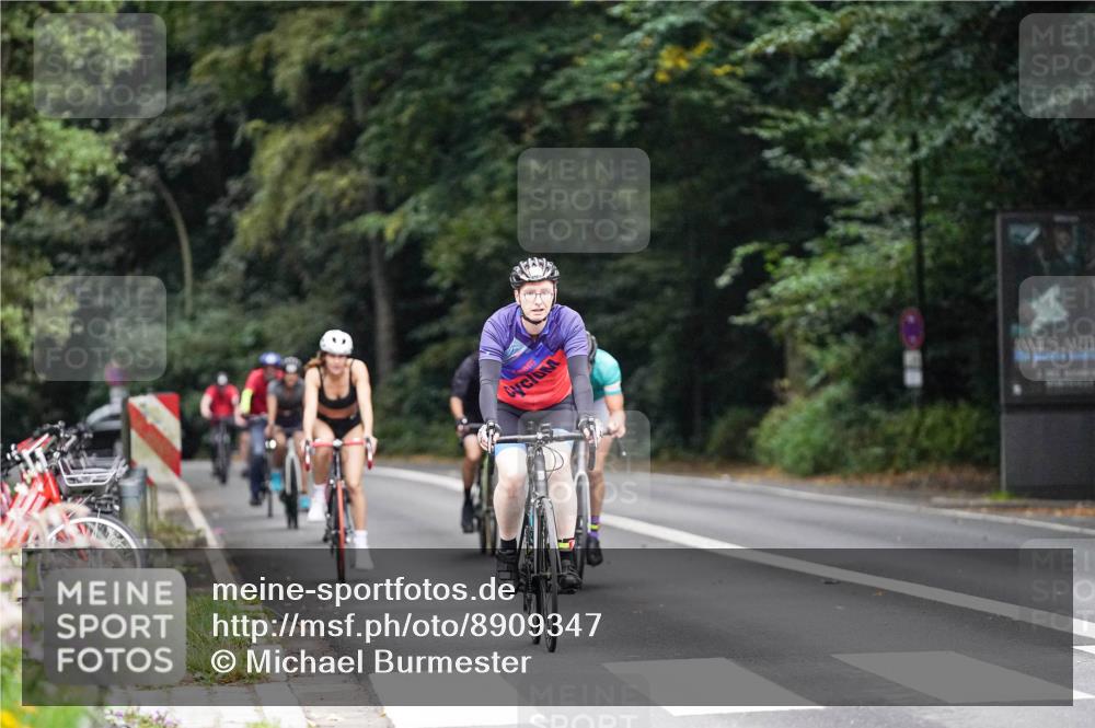 14.09.2025 - Stadtparktriathlon Michael Burmester http://msf.ph/oto/8909347 14.09.2025 10:04:44 Radfahren 521, 522, 526, 531, 557, 566, 574, 619 meine-sportfotos.de