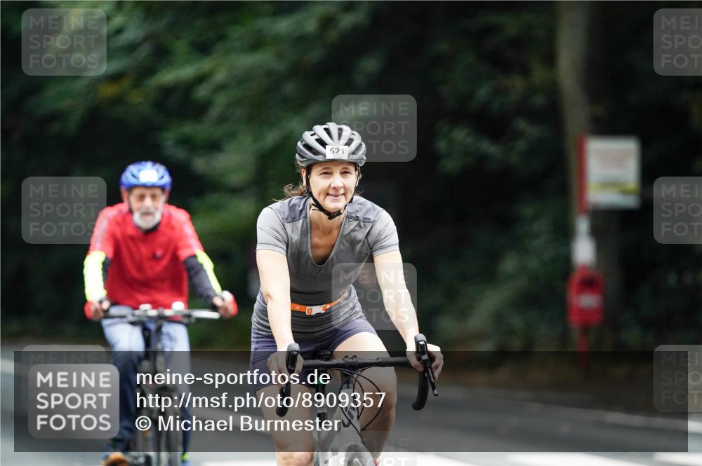 14.09.2025 - Stadtparktriathlon Michael Burmester http://msf.ph/oto/8909357 14.09.2025 10:04:51 Radfahren 521, 522, 531, 557, 566, 567, 574, 619 meine-sportfotos.de