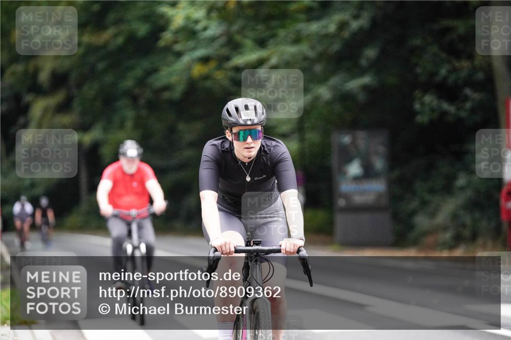 14.09.2025 - Stadtparktriathlon Michael Burmester http://msf.ph/oto/8909362 14.09.2025 10:04:57 Radfahren 521, 557, 567, 598 meine-sportfotos.de
