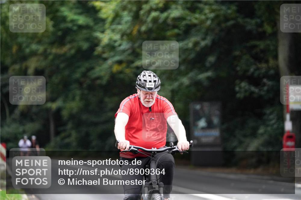 14.09.2025 - Stadtparktriathlon Michael Burmester http://msf.ph/oto/8909364 14.09.2025 10:04:59 Radfahren 527, 536, 567, 598 meine-sportfotos.de