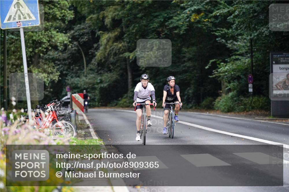 14.09.2025 - Stadtparktriathlon Michael Burmester http://msf.ph/oto/8909365 14.09.2025 10:05:03 Radfahren 527, 536, 567, 598 meine-sportfotos.de