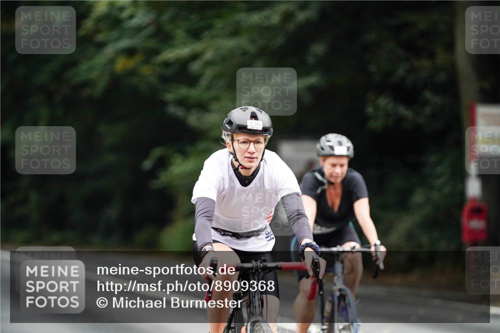 14.09.2025 - Stadtparktriathlon Michael Burmester http://msf.ph/oto/8909368 14.09.2025 10:05:06 Radfahren 527, 536, 598 meine-sportfotos.de