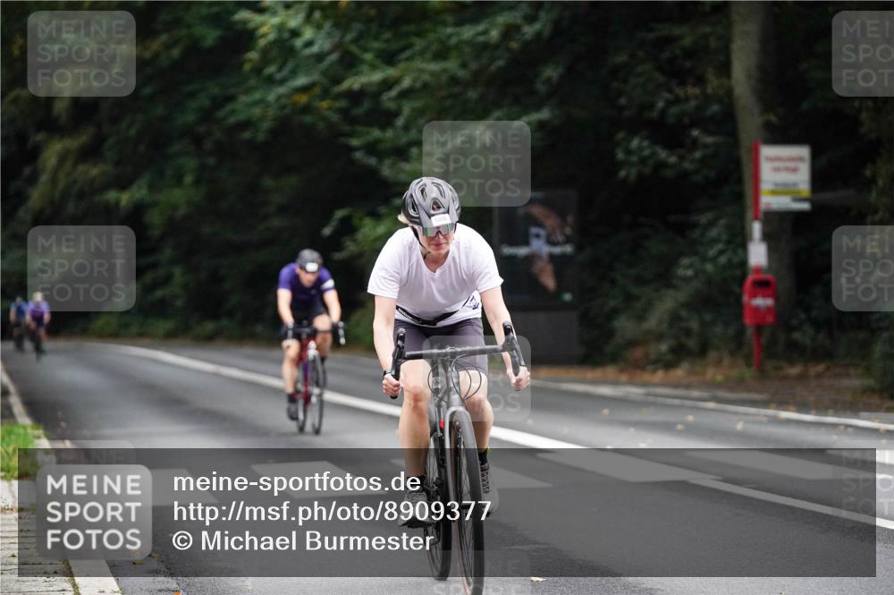 14.09.2025 - Stadtparktriathlon Michael Burmester http://msf.ph/oto/8909377 14.09.2025 10:05:22 Radfahren 549, 553, 562, 563, 586 meine-sportfotos.de