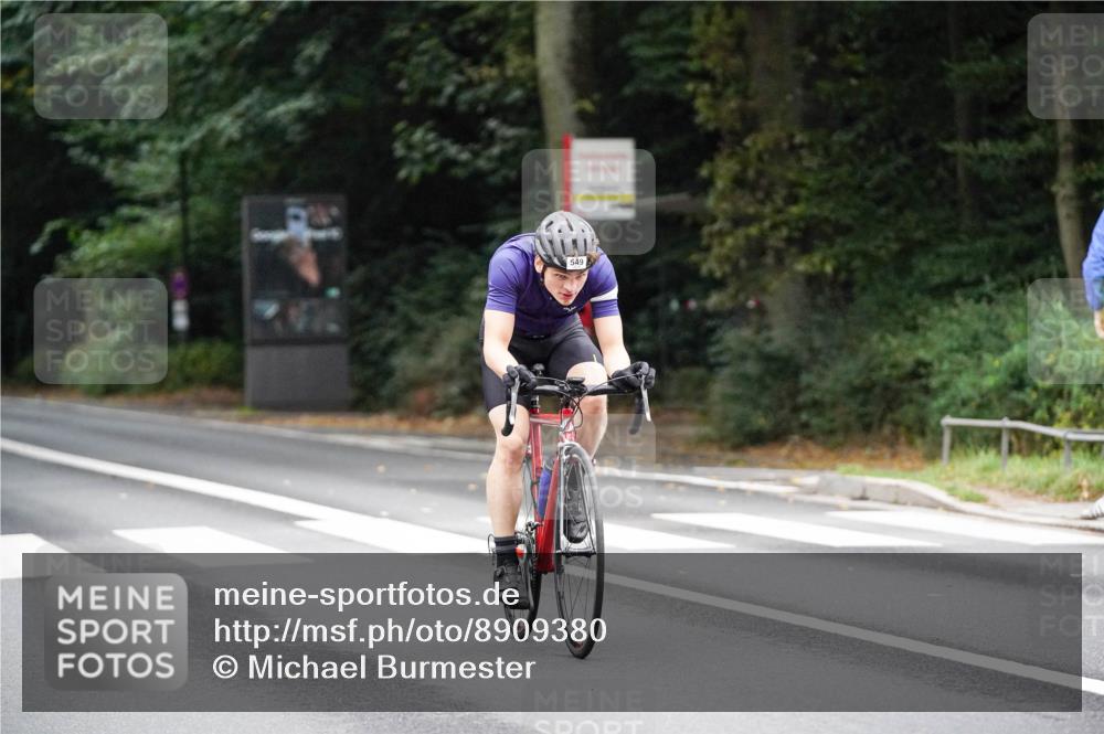 14.09.2025 - Stadtparktriathlon Michael Burmester http://msf.ph/oto/8909380 14.09.2025 10:05:24 Radfahren 547, 549, 562, 563, 586 meine-sportfotos.de