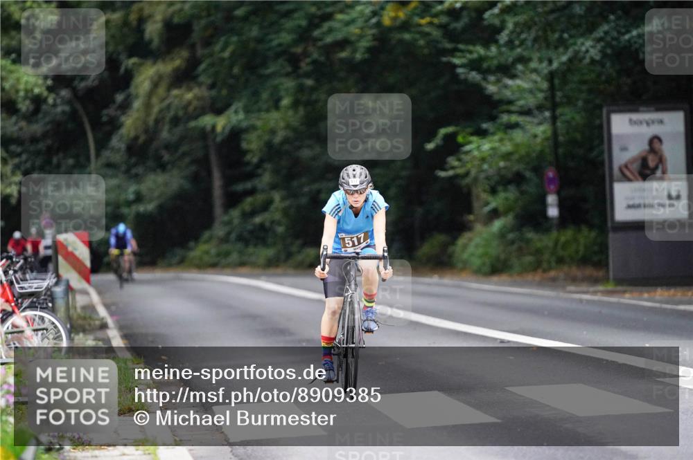 14.09.2025 - Stadtparktriathlon Michael Burmester http://msf.ph/oto/8909385 14.09.2025 10:05:33 Radfahren 517, 547 meine-sportfotos.de