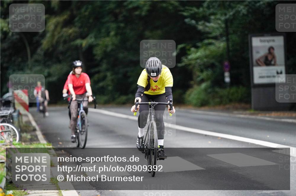 14.09.2025 - Stadtparktriathlon Michael Burmester http://msf.ph/oto/8909392 14.09.2025 10:06:03 Radfahren 605 meine-sportfotos.de