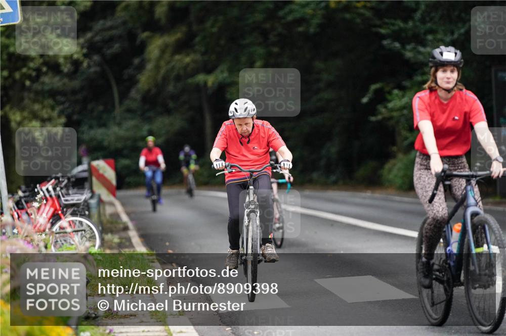 14.09.2025 - Stadtparktriathlon Michael Burmester http://msf.ph/oto/8909398 14.09.2025 10:06:09 Radfahren 519, 601, 605 meine-sportfotos.de