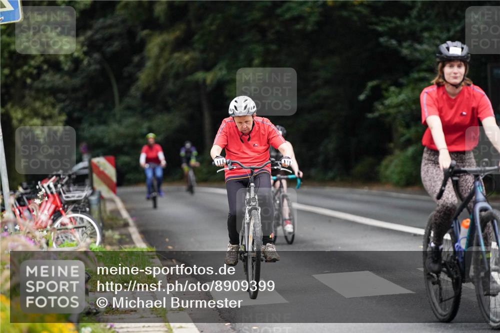14.09.2025 - Stadtparktriathlon Michael Burmester http://msf.ph/oto/8909399 14.09.2025 10:06:09 Radfahren 519, 601, 605 meine-sportfotos.de
