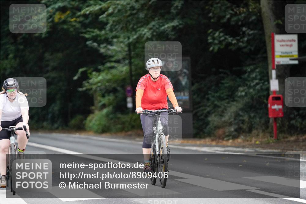 14.09.2025 - Stadtparktriathlon Michael Burmester http://msf.ph/oto/8909406 14.09.2025 10:06:38 Radfahren 535, 542 meine-sportfotos.de