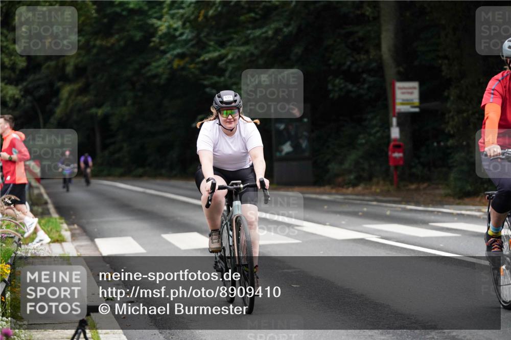 14.09.2025 - Stadtparktriathlon Michael Burmester http://msf.ph/oto/8909410 14.09.2025 10:06:40 Radfahren 535, 542 meine-sportfotos.de